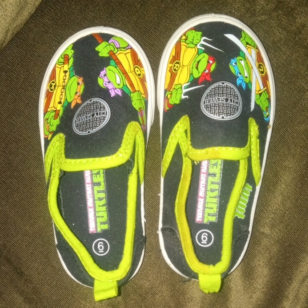 Teenage Mutant Ninja Turtles Kids Slip-On Sneakers - Black and Green